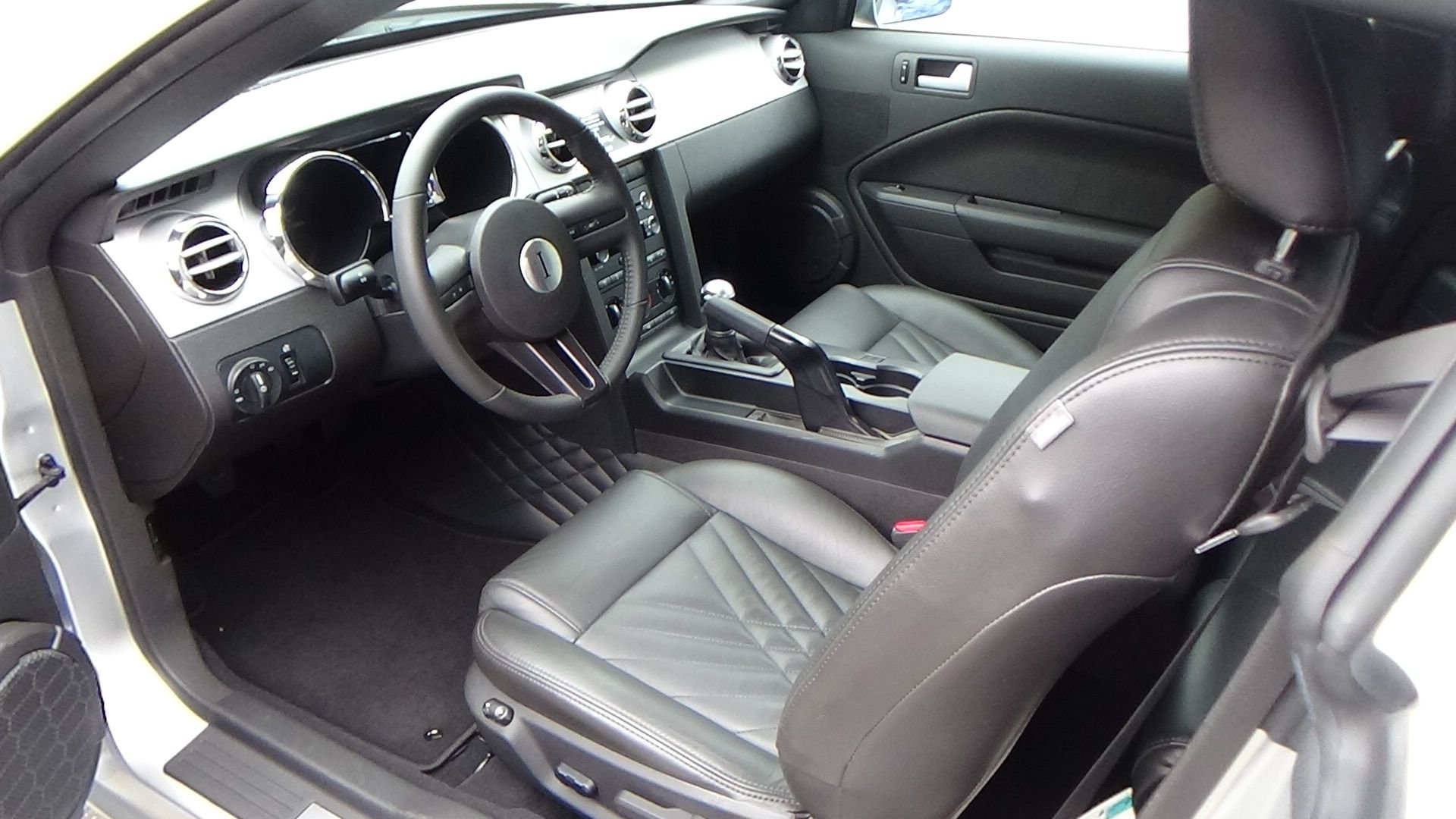 2009 Ford Mustang Iacocca Silver 45th Anniversary Edition #05, photo 9