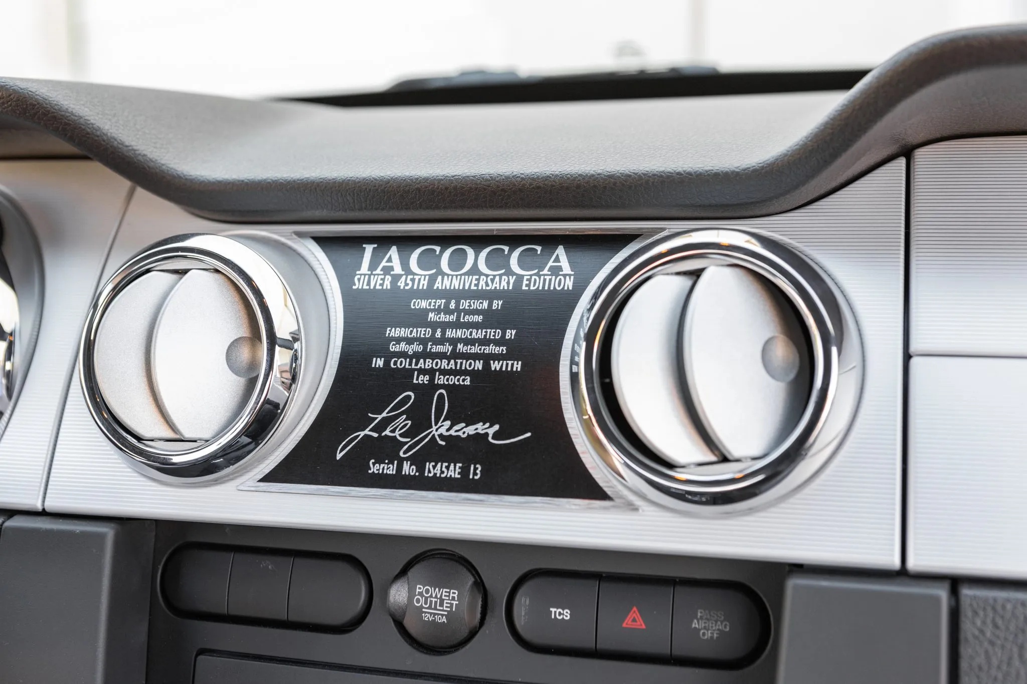 2009 Ford Mustang Iacocca Silver 45th Anniversary Edition #13, photo 3
