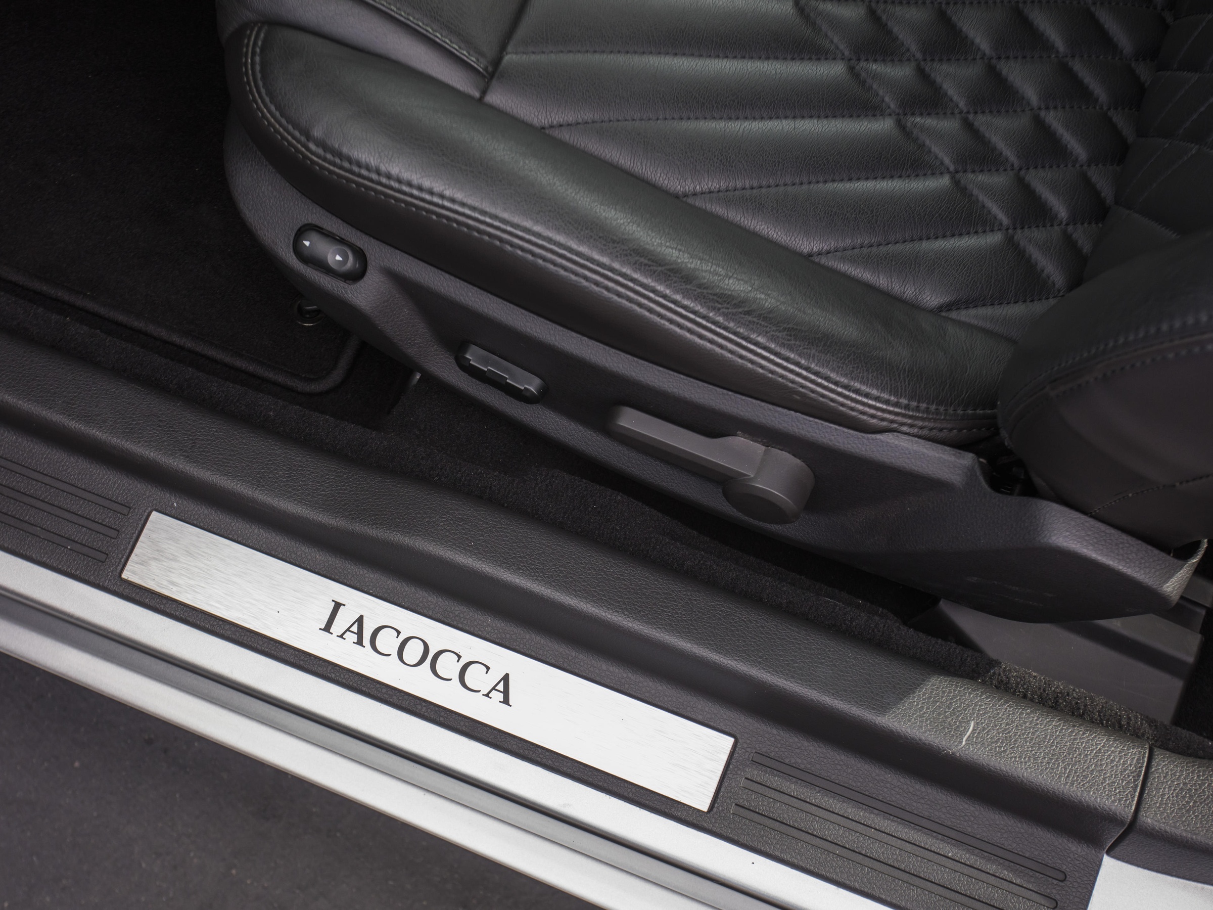 2009 Ford Mustang Iacocca Silver 45th Anniversary Edition #32, photo 8