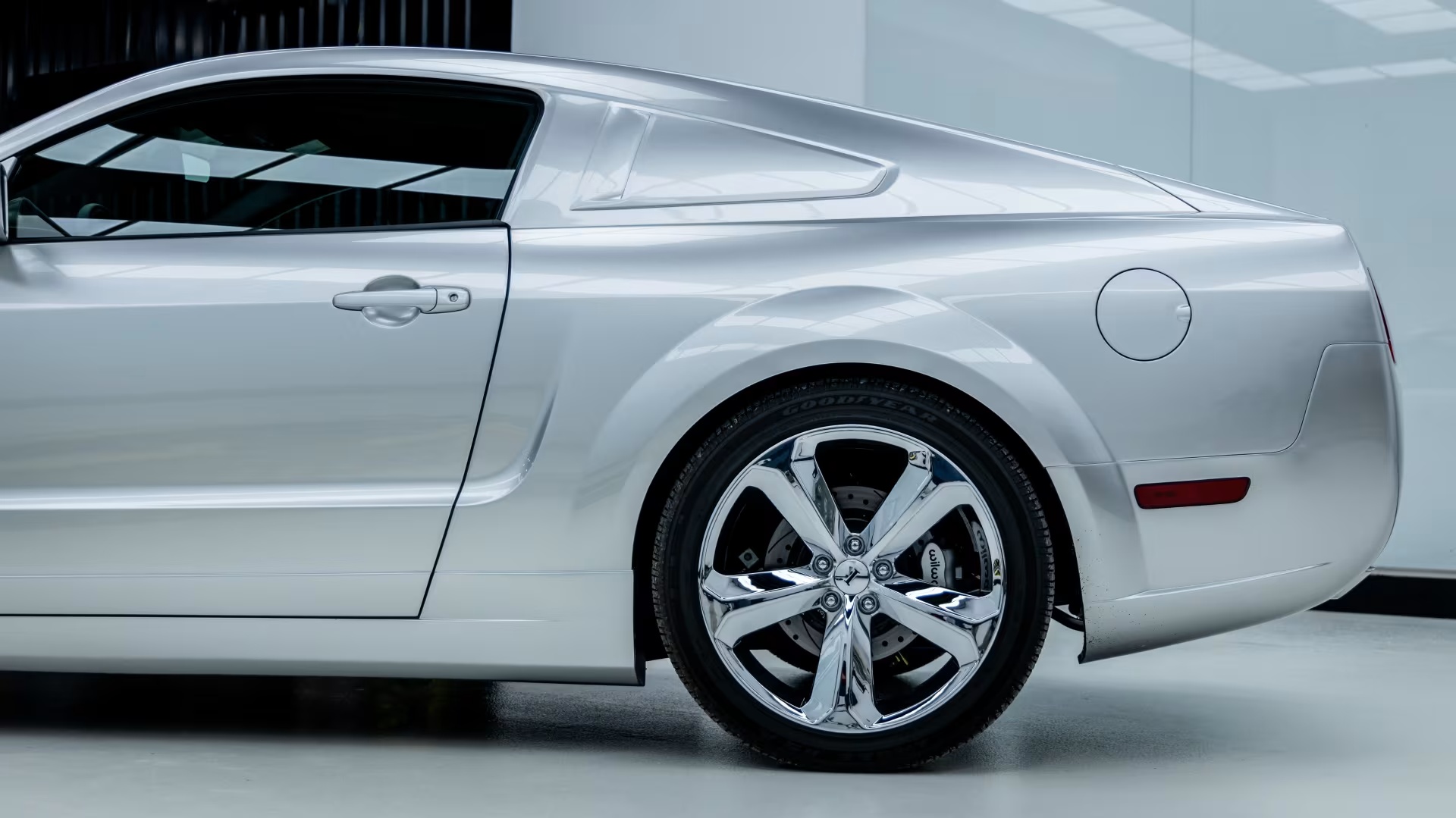 2009 Ford Mustang Iacocca Silver 45th Anniversary Edition #33, photo 5